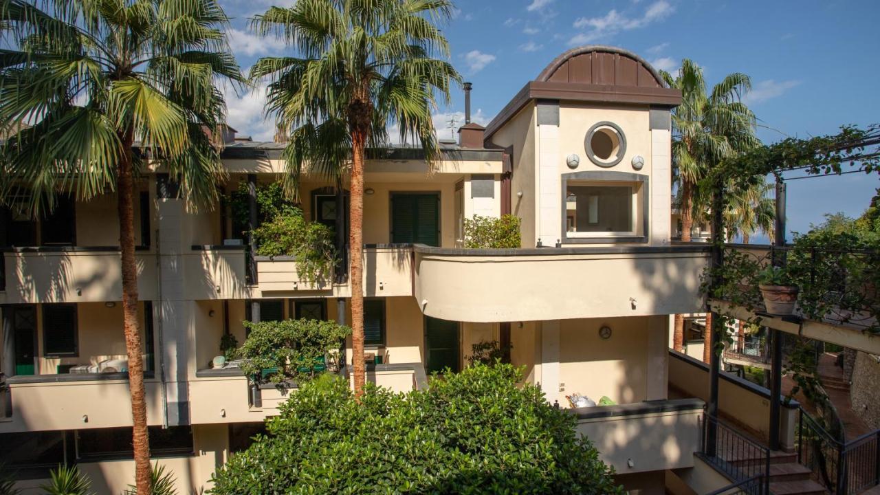 Beautiful Apartment In The Centre Of Taormina Exterior photo