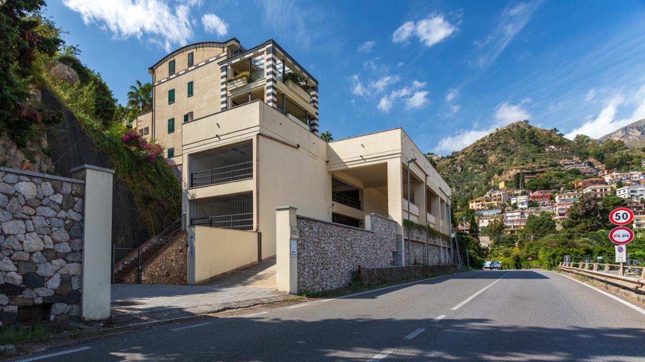 Beautiful Apartment In The Centre Of Taormina Exterior photo