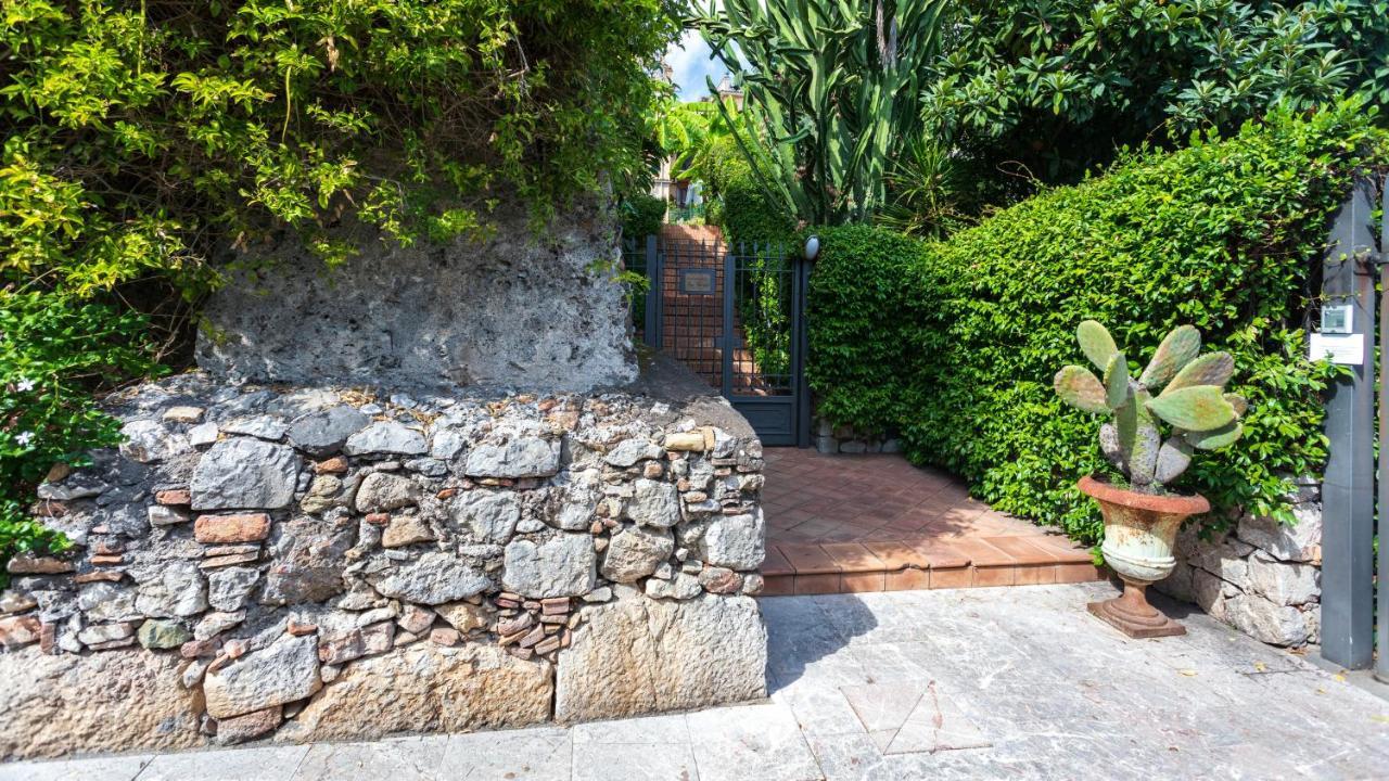 Beautiful Apartment In The Centre Of Taormina Exterior photo